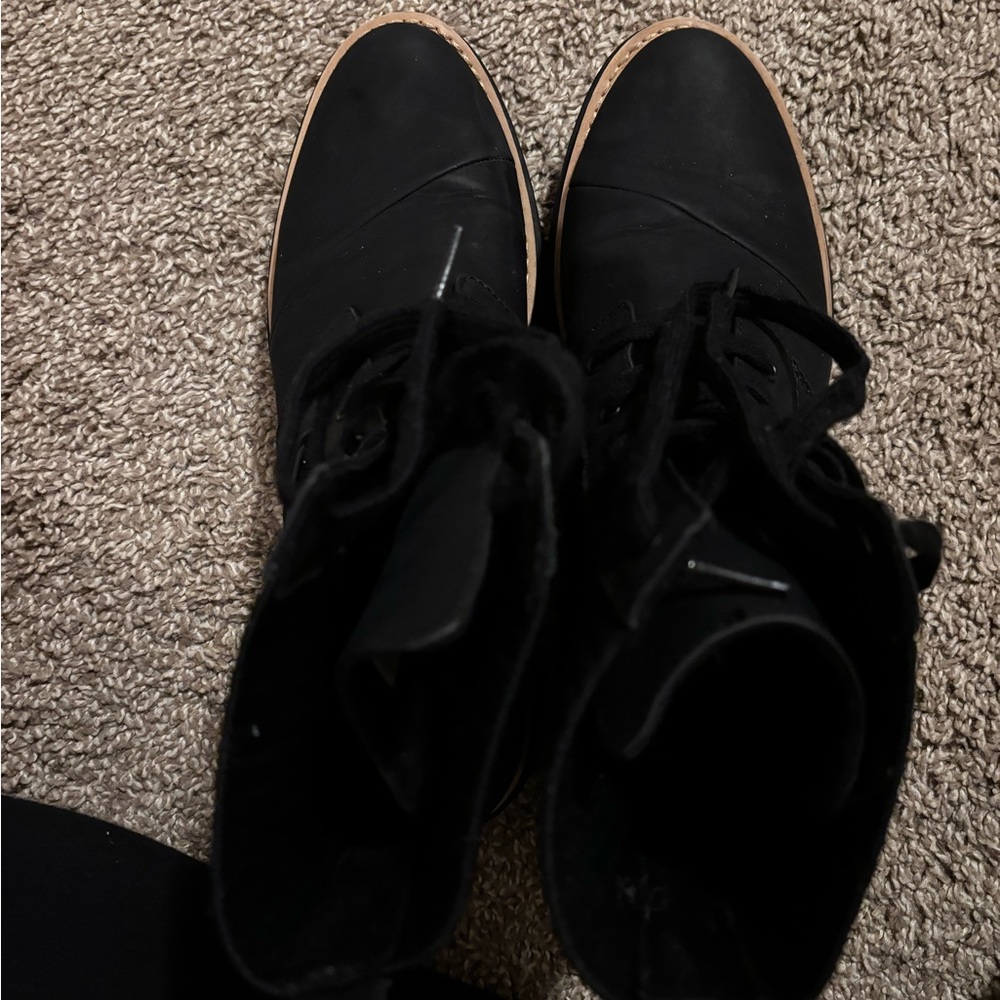 Toms Black Lace-Up Women's Boots - Picture 3 of 7